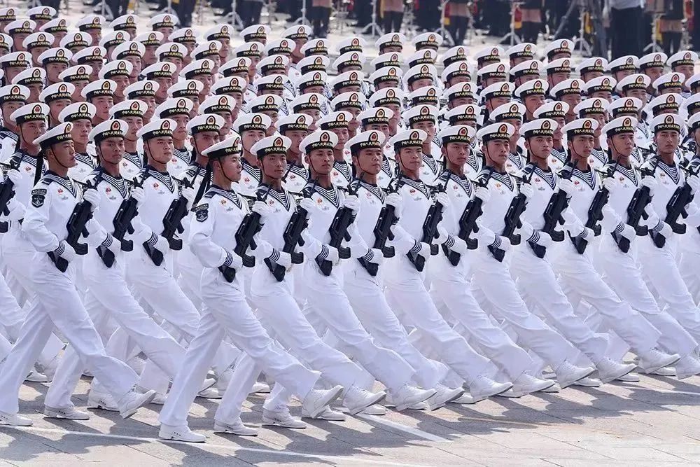 逐夢強軍的五年，他們的腳步愈發鏗鏘英語小笑話帶翻譯簡短