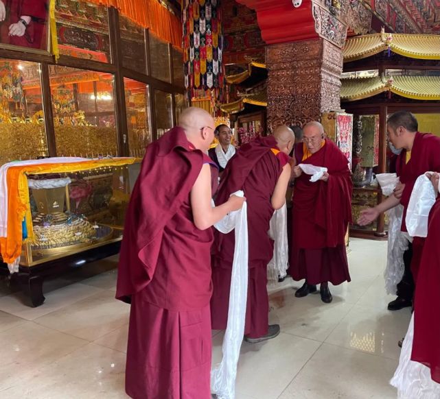 宁玛,苯波派考僧参加了甘孜那仓寺考点和阿坝各莫寺考点,朗依寺考点的