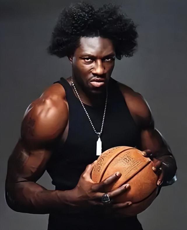 nba"最美"麒麟臂,只有5位!詹皇没法上榜,霍华德肌肉如同充气_腾讯新闻