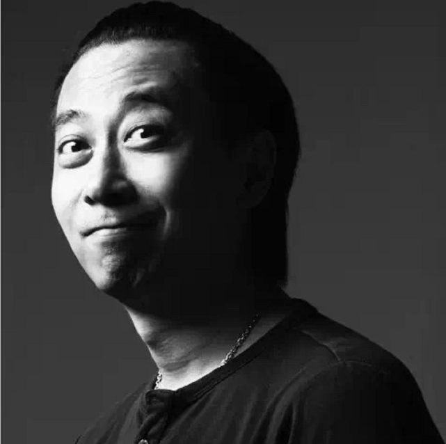 老戏骨王学圻儿子王大庆：理解父亲晚年离婚，娶模特妻子幸福美满_腾讯新闻