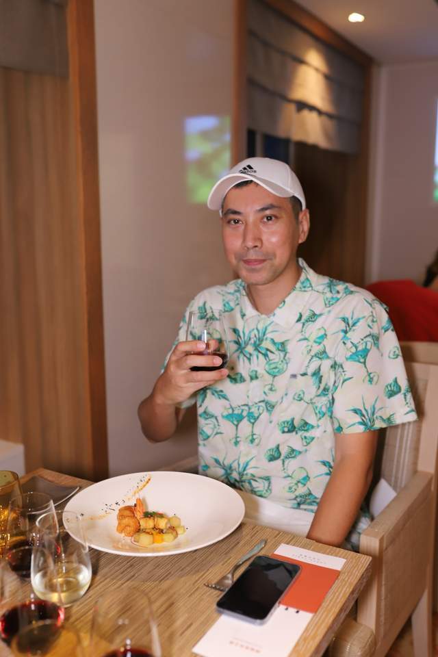 这里不仅有华人的肉骨茶(bak kut teh),福建面(hokkien mee),还有印度