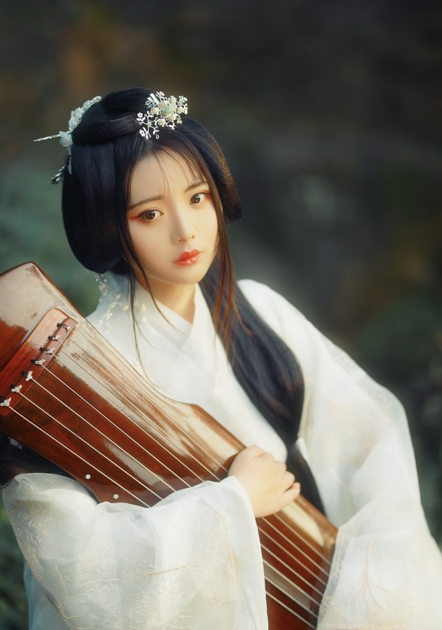 经年此往 岁月无间 抱琴白衣古装汉服美少女小姐姐