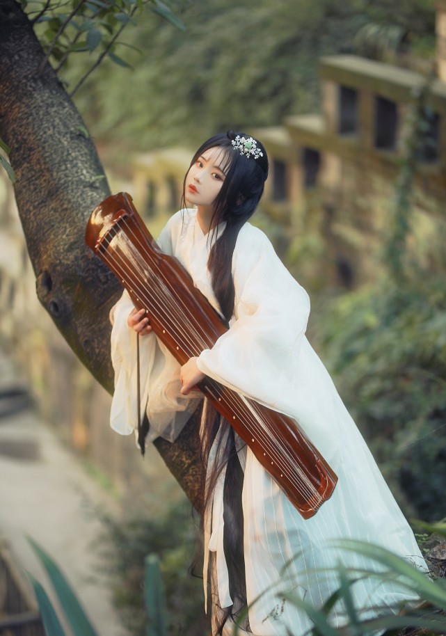 经年此往 岁月无间 抱琴白衣古装汉服美少女小姐姐