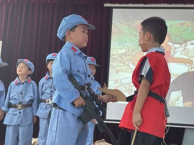 賡續紅色血脈 厚植愛國情懷——七賢中心幼兒園慶