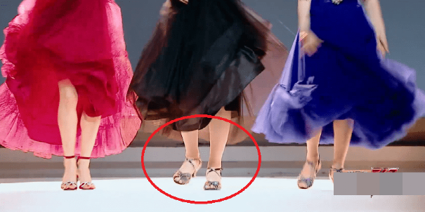 有种显胖叫没有"脚脖子"!7位没有脚踝的女星,一双美腿全毁了_腾讯新闻