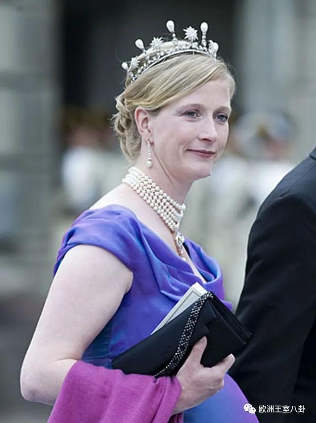 发间的璀璨星辰八卦欧洲王室的星型王冠发饰