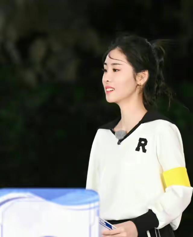 续张碧晨单依纯后,又一冠军参加《奔跑吧》,网爆他要担任导师