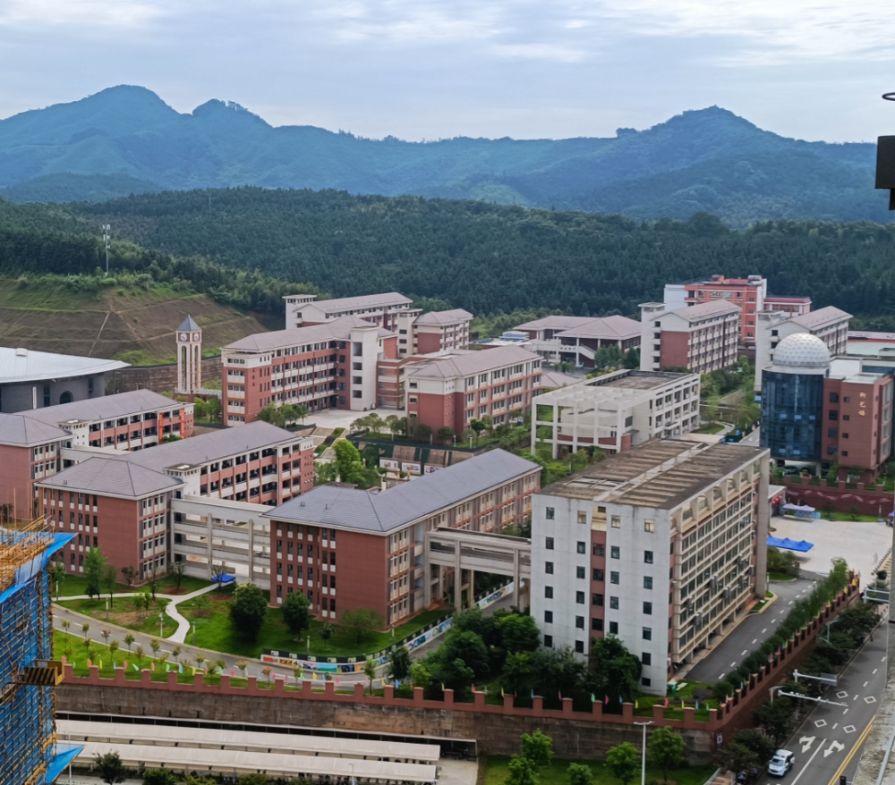 建瓯一中多方齐努力高考创佳绩