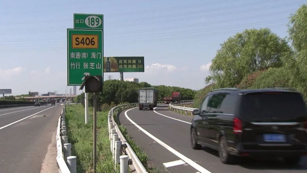 小海枢纽沪陕高速转沈海高速连云港方向匝道,兴东枢纽洋通高速转沈海