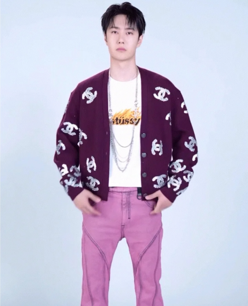 王一博《街舞5》穿女装,3万外套搭配粉裤子,被嘲穿出了乡土味_腾讯