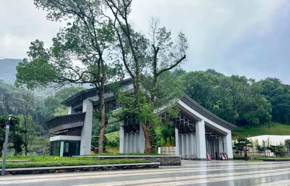 岳麓山西大门预开放!_腾讯新闻