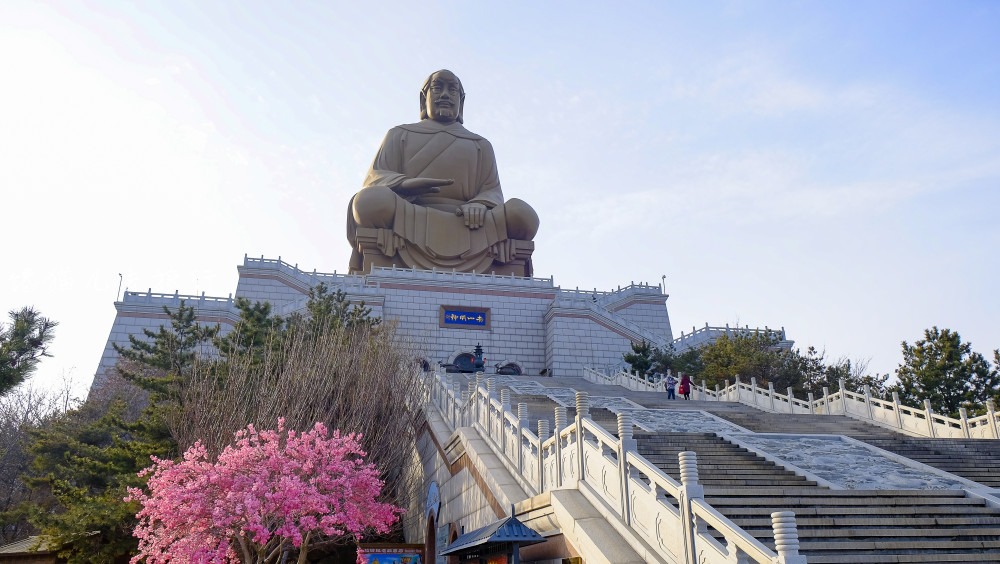 威海这个龙王庙是我见过最豪华的,风景优美,还是国家级非遗