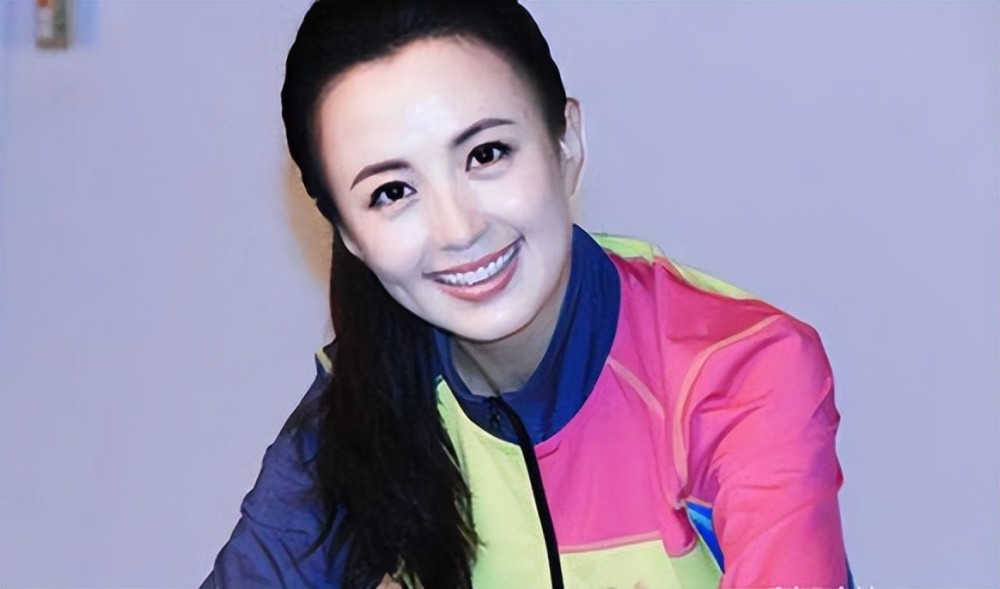 宋林静:出身工薪家庭,99年嫁给穷小子于和伟,30年不离不弃!_腾讯新闻