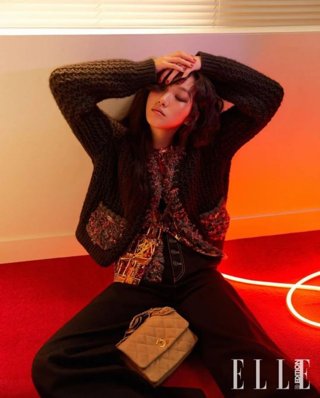 韩国女星金高银《elle》封面大片,烟熏妆羊毛卷酷劲十足_腾讯新闻