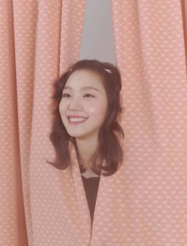 韩国女星金高银《elle》封面大片,烟熏妆羊毛卷酷劲十足_腾讯新闻