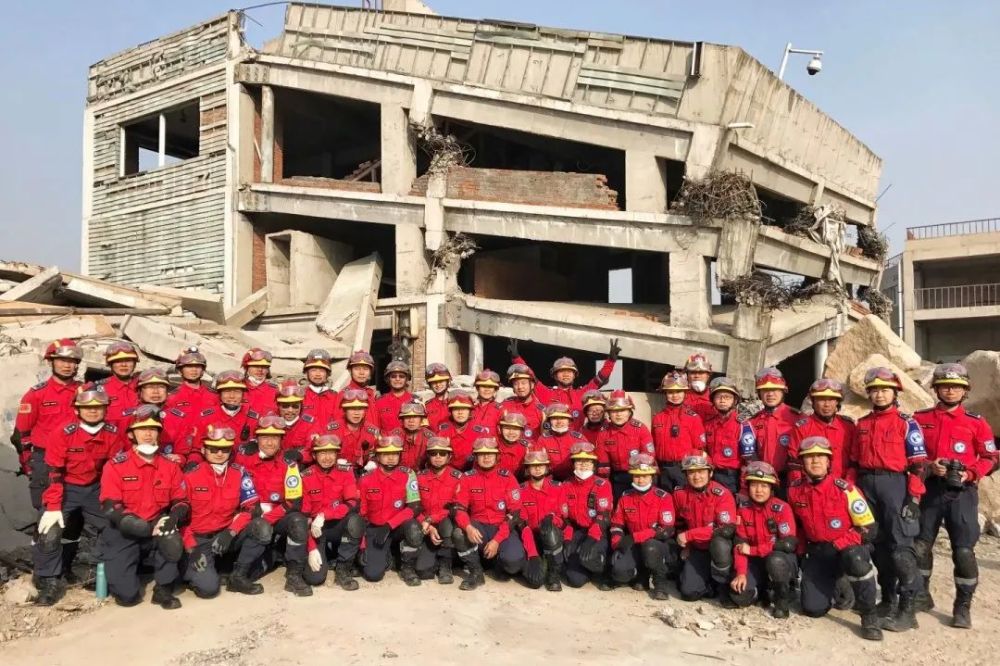 快来报名深圳公益救援队做一名公益救援的红人