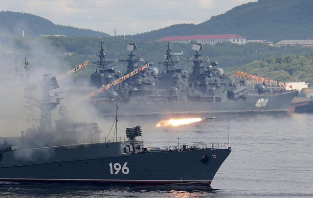 乌军“收复失地”，蛇岛升起乌克兰国旗，换来俄军战机的狂轰滥炸