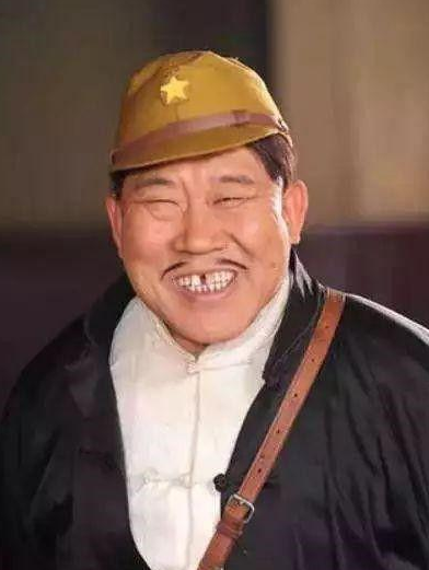 中的饰演的特务;还有《洪湖赤卫队》中唯利是图,阴险狡诈的"王金标"