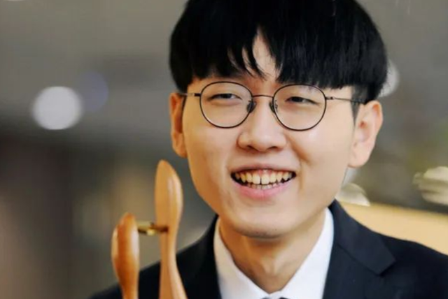 多项第一,上半年奖金高达7亿,申真谞如此称雄!