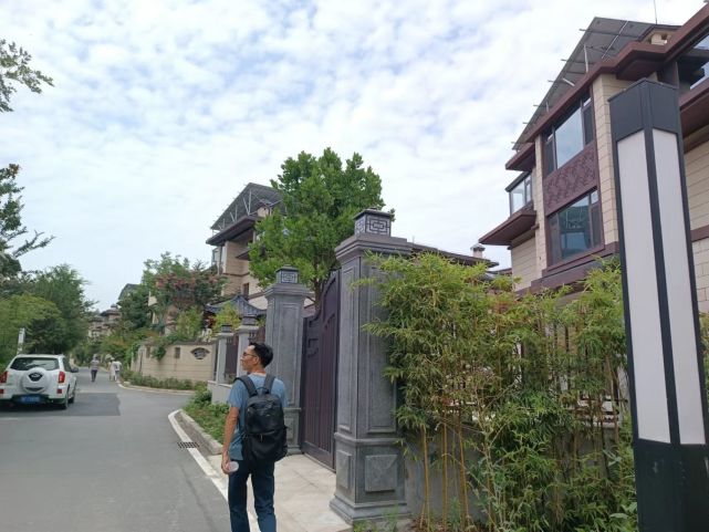 襄阳别墅探访 临水抱山 也只襄城有了