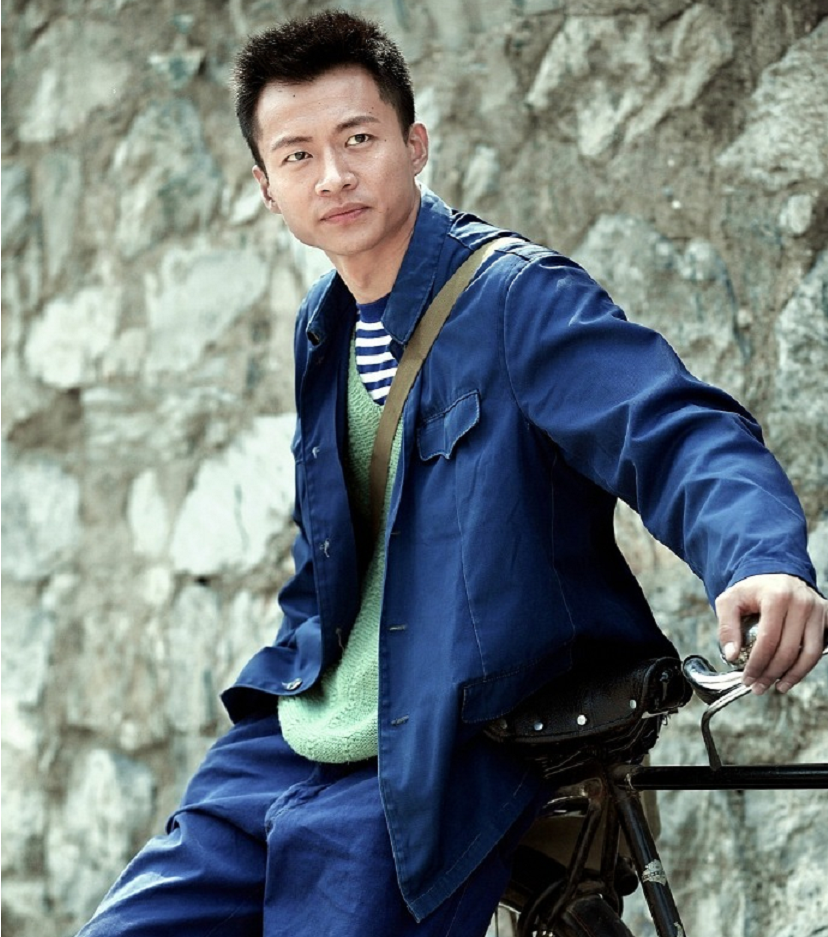 01 唐曾扮演男一赵天亮剧中的四位主要演员也发展得不错,男二号跻身