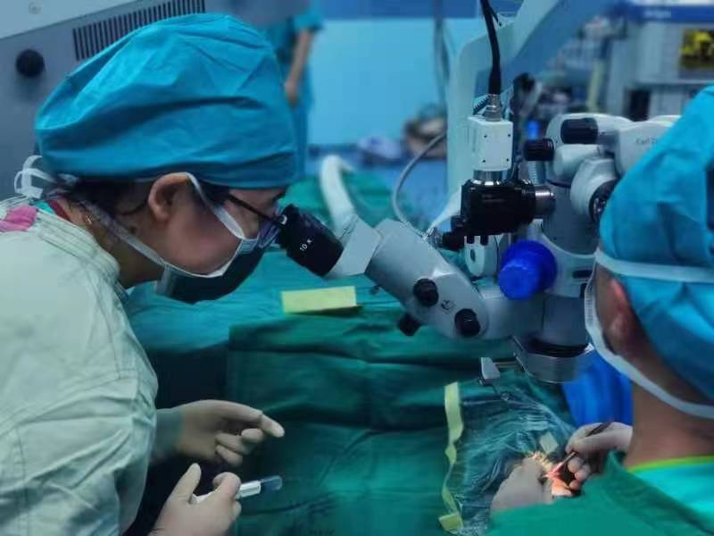 超早产患儿视网膜脱离，人民军医通力协作完成手术救治新航道与新东方的区别