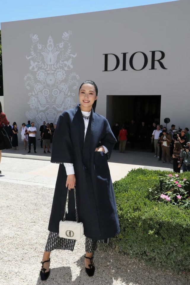 dior种下生命之树张虹巴黎绽放运动之美