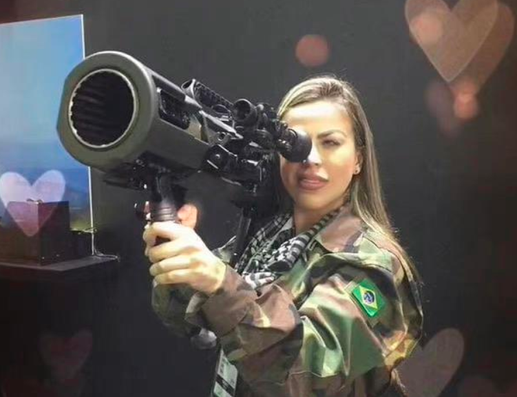 日前,著名"战争网红"塔莉塔被俄军炸死的消息引起了外媒的高度关注.