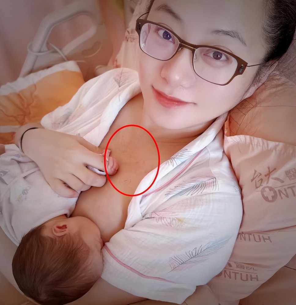 赵小侨产子后哺乳照片曝光!