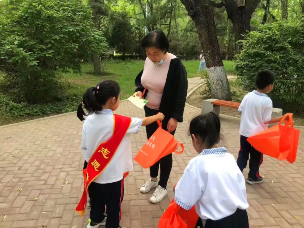 赛罕区锡林南路小学开展环境保护宣传宣讲志愿服务活动