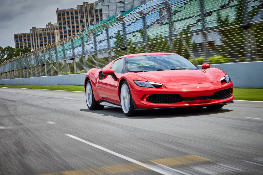 6缸跃马依然够烈赛道试驾法拉利296gtb