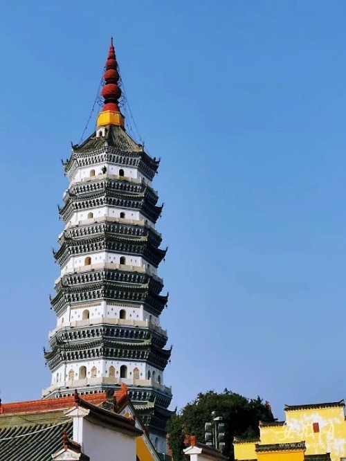 安庆振风塔塔刹整体吊装完成 "宝塔王" 不久将再展雄姿