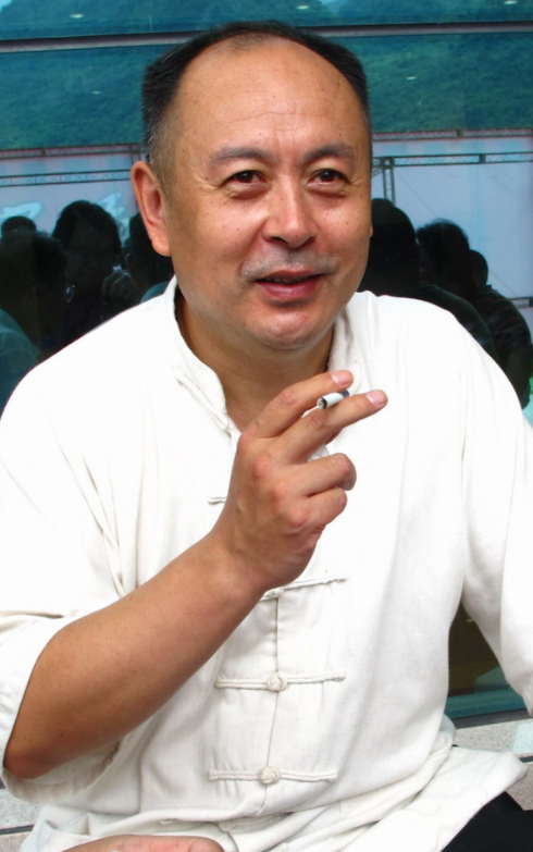 同样是演陈毅张嘉译刘锡田和谷伟三人的发展现状如何