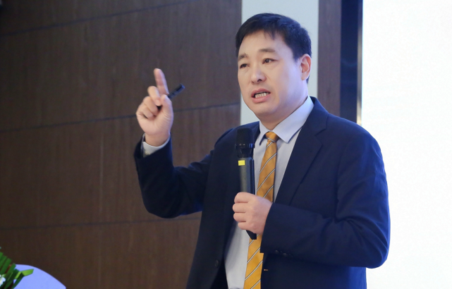 李书文从央视赢在中国喝酒的总冠军到一瓶装着使命和信仰的酱酒