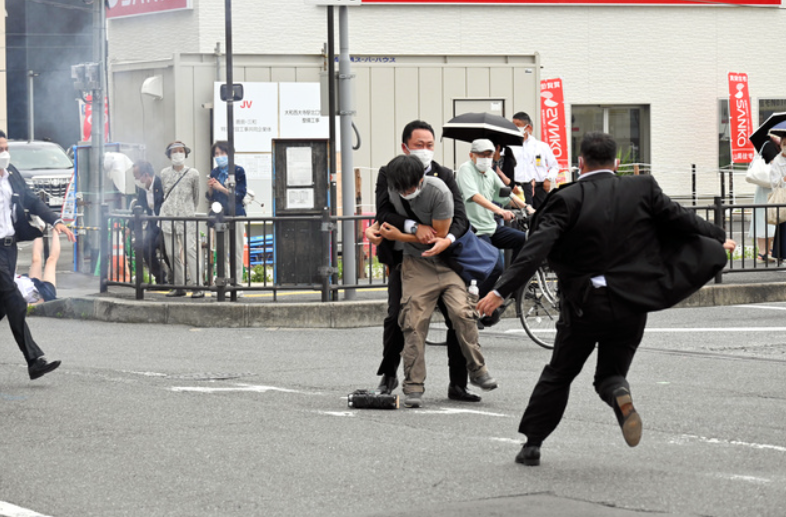 奈良警方：嫌疑人从网上获知安倍行程乘坐电车前往演讲地点一对一英语有必要吗