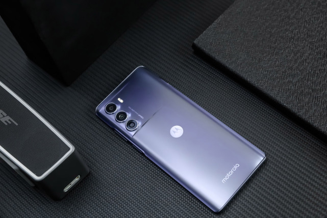 排在前三位的分别是摩托罗拉edges30,红米note11tpro,iqooz5x,而