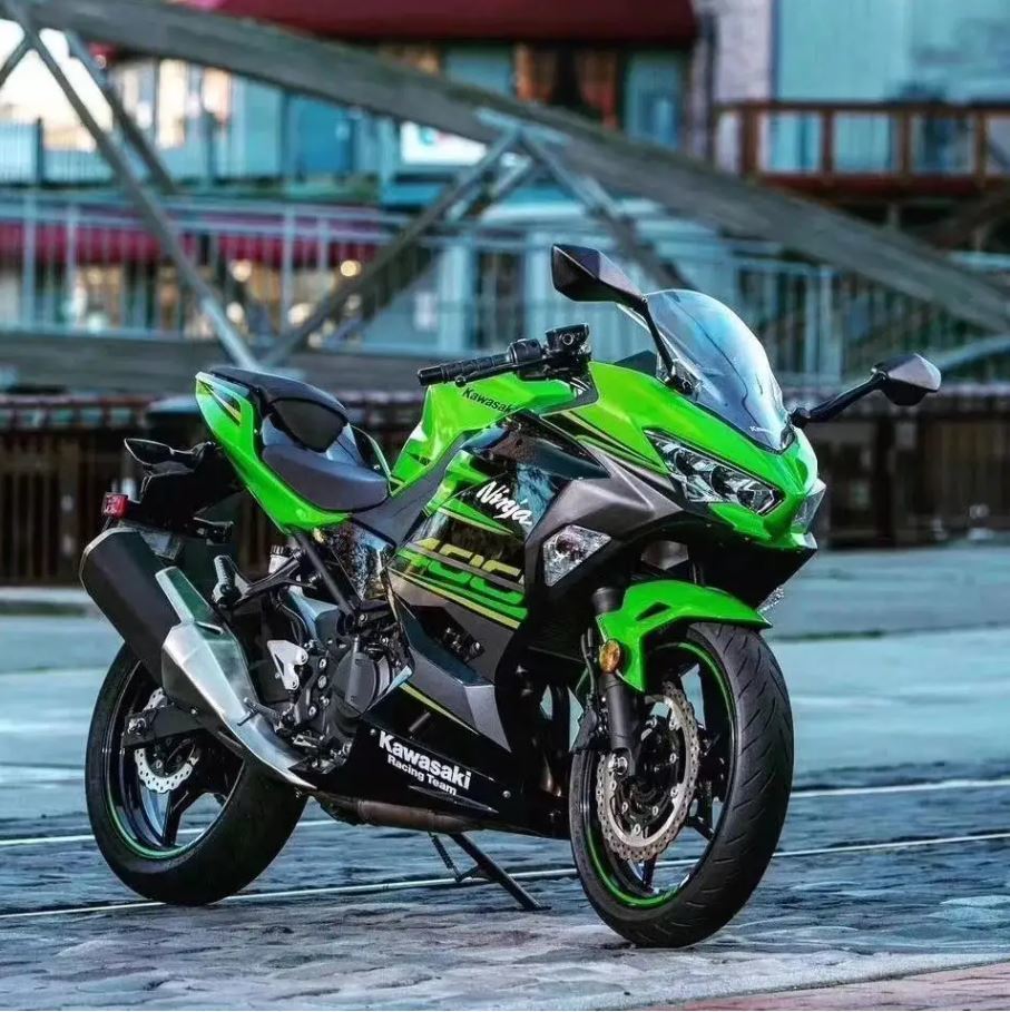 2018年ninja400(忍者400)上市以來,殺氣騰騰的外觀設