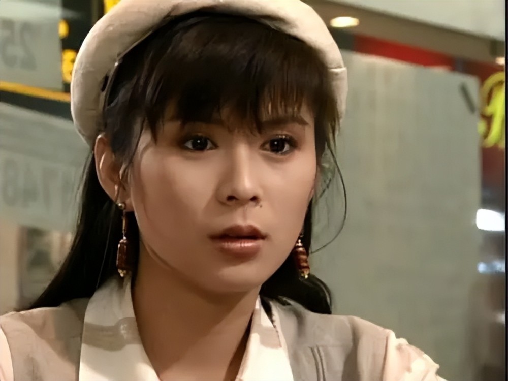 说起潘玲玲的名字,或许很多年轻人并不熟悉,但其实她曾被誉为"新加坡