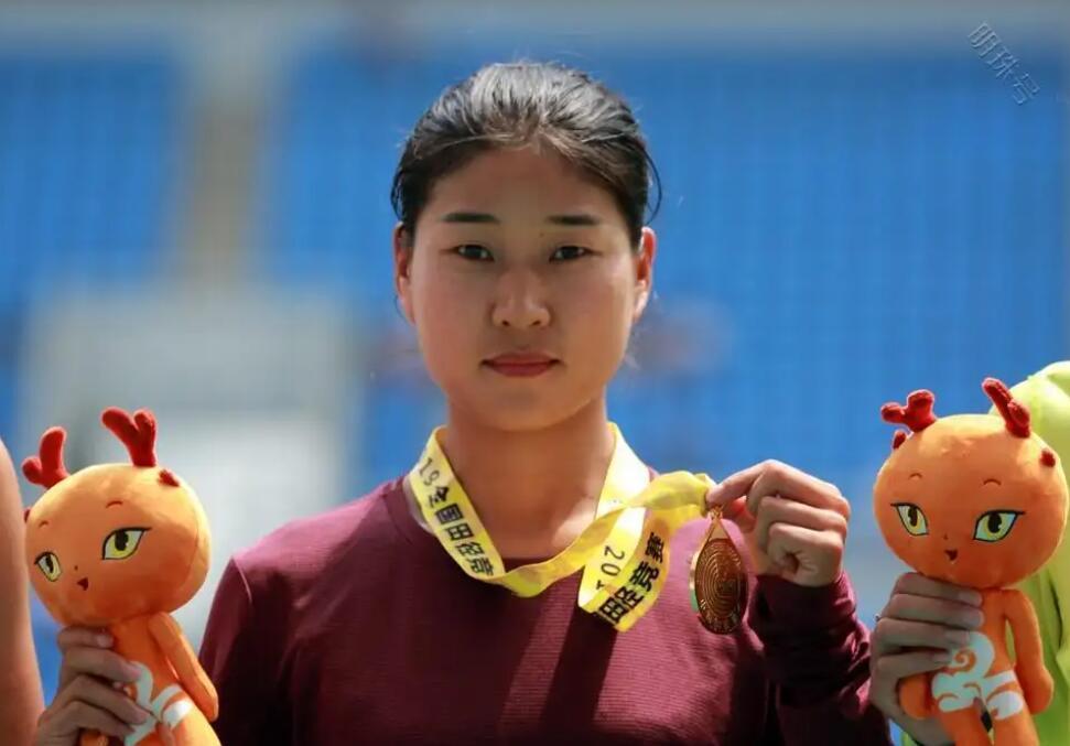 让人诧异的是,张新艳又不在其中.