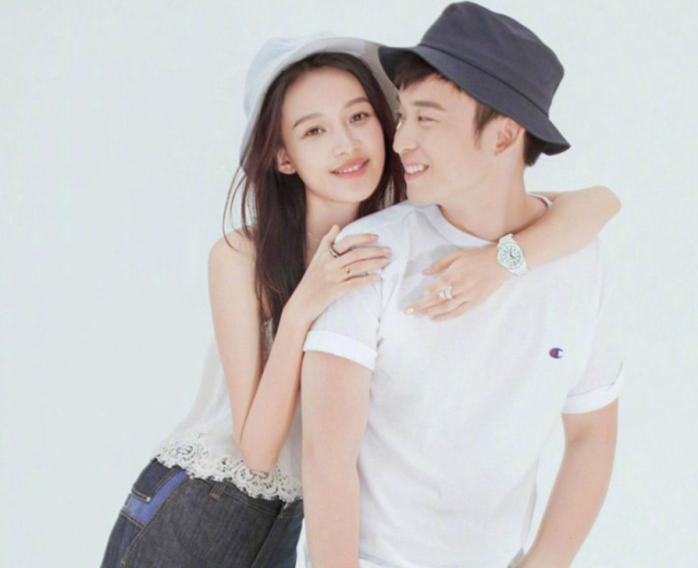 孙怡晒董子健视角游玩照,与女儿牵手亲吻好有爱,大福清瘦可爱