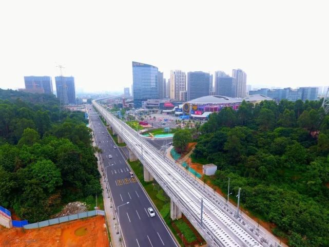 新白广城际传捷报:1标一工区无砟轨道施工提前12天完成_腾讯新闻