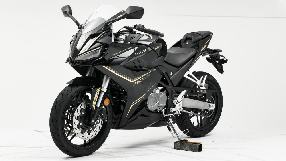 赛科龙rc401大家已经非常熟悉了,作为目前国产400cc跑车当中性价比最