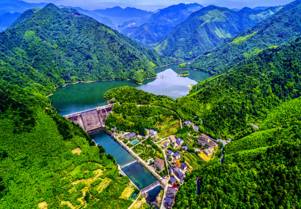 临安这些水库美出新高度!一起"云"享美景与清凉