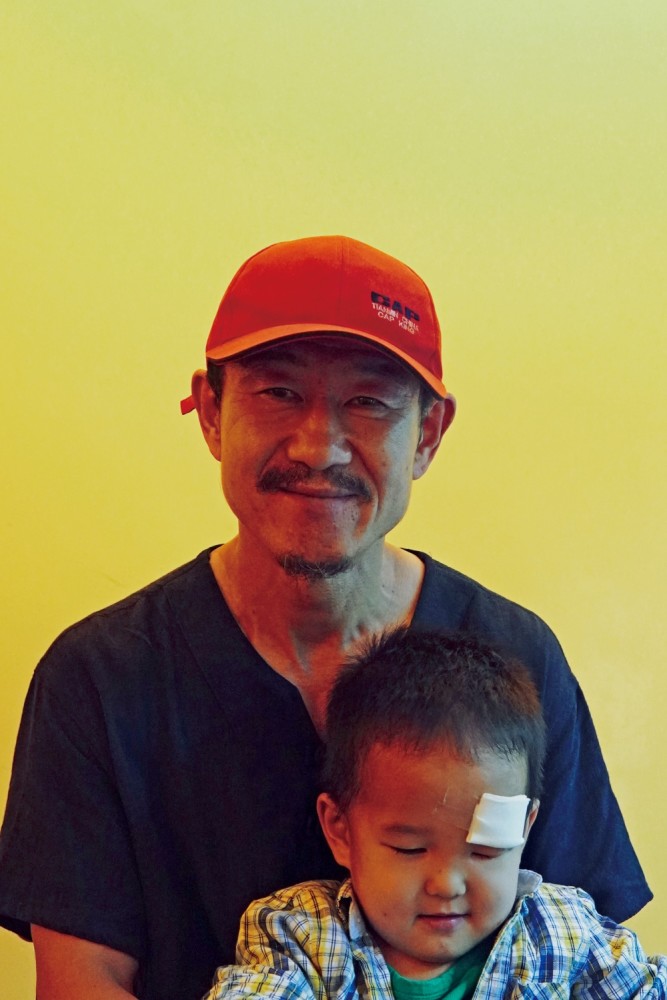 赵牧阳:"赶路的人慢些走"_腾讯新闻