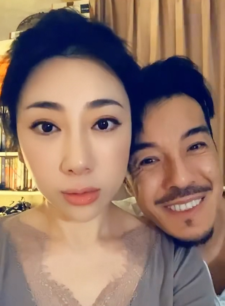 最后,再次祝福海一天刘帅结婚四周年快乐,期待他们一