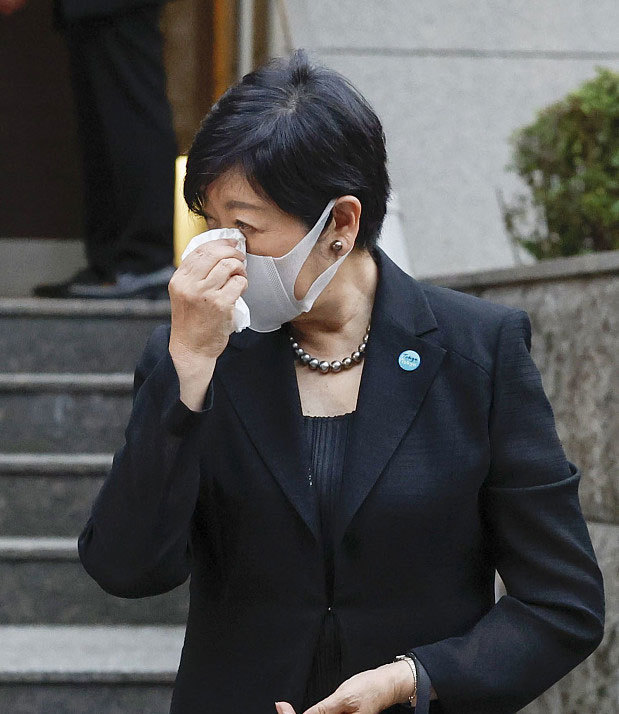 另一位顯得格外傷心的日本政壇女性就是小池百合子,雖說這位即將迎來