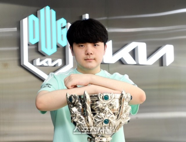 canyon选手最后表示,"我们在第一轮输给了多支强队,为了在第二轮战胜