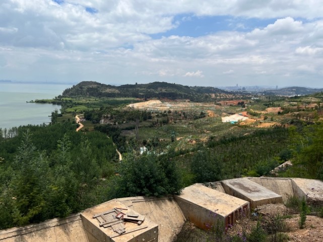 昆明长腰山复绿一周年目标三年后恢复生态涵养功能