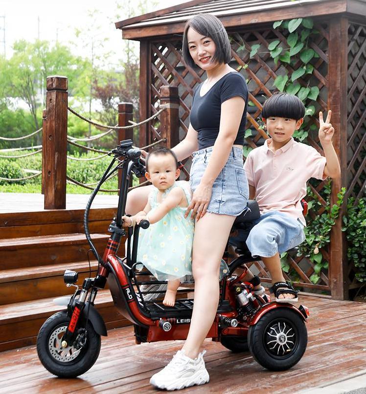 两款亲子电动三轮车,价格2000多,续航100公里,适合老年人使用_腾讯