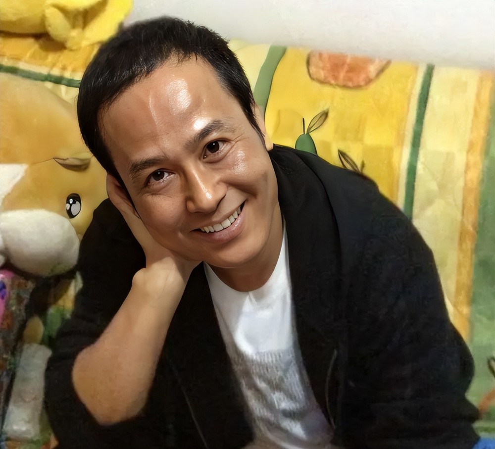 57岁演员安亚平因喉癌病逝家属低调将其安葬圈内艺人沉痛道别